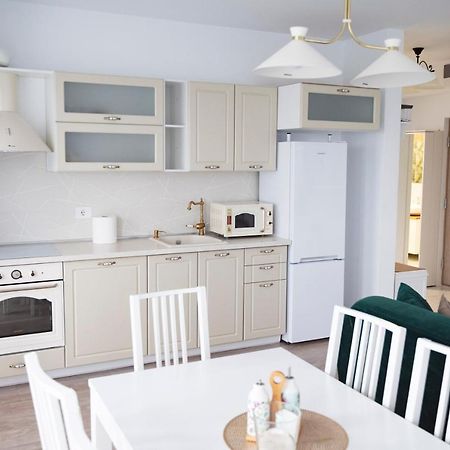 Elis Apartment By Oasis Homes Oradea Extérieur photo